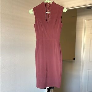 Elegant Sleeveless Dress in Mauve